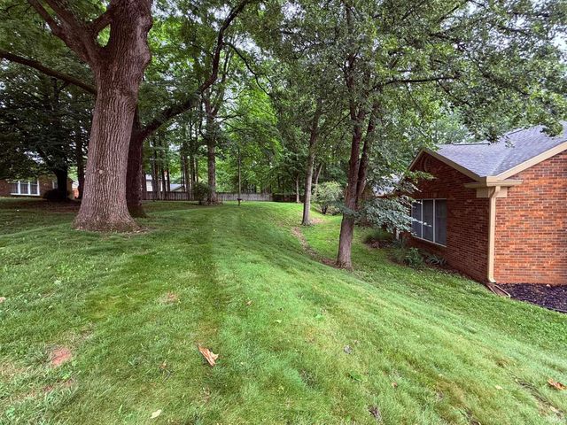 2629 E Windermere Woods Drive, Bloomington, IN 47401
