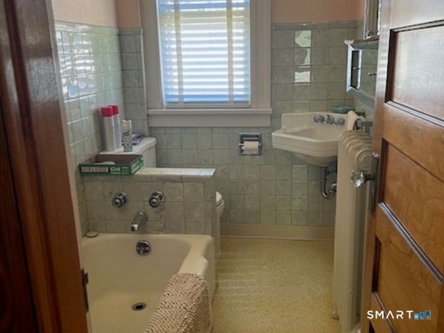 201 Fairlawn Avenue, Waterbury, CT 06705