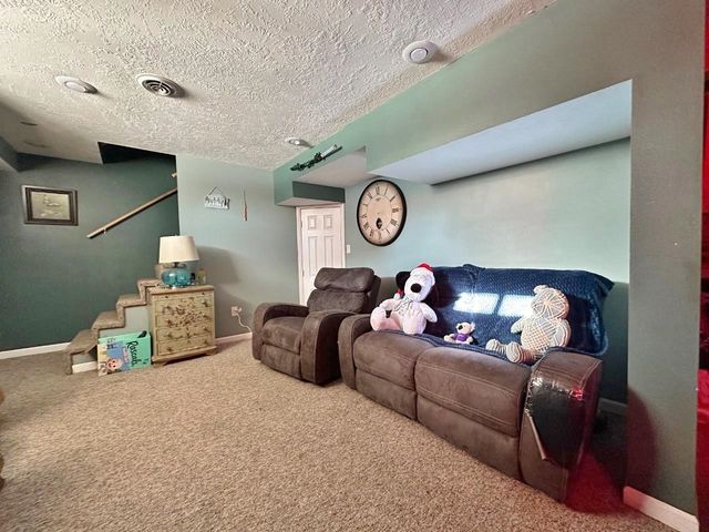301 8th St NW, Minot, ND 58703