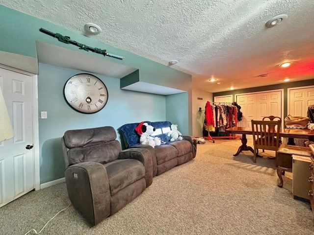 301 8th St NW, Minot, ND 58703