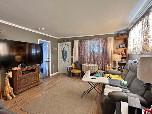 301 8th St NW, Minot, ND 58703