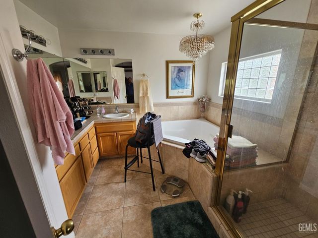 4102 Sierra Redwood Drive, Bakersfield, CA 93313