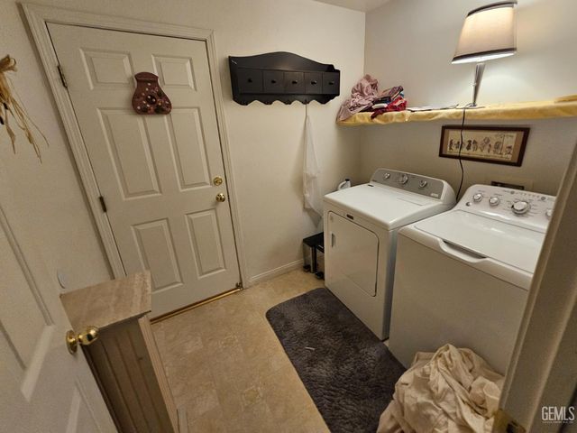 4102 Sierra Redwood Drive, Bakersfield, CA 93313