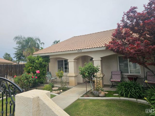 4102 Sierra Redwood Drive, Bakersfield, CA 93313