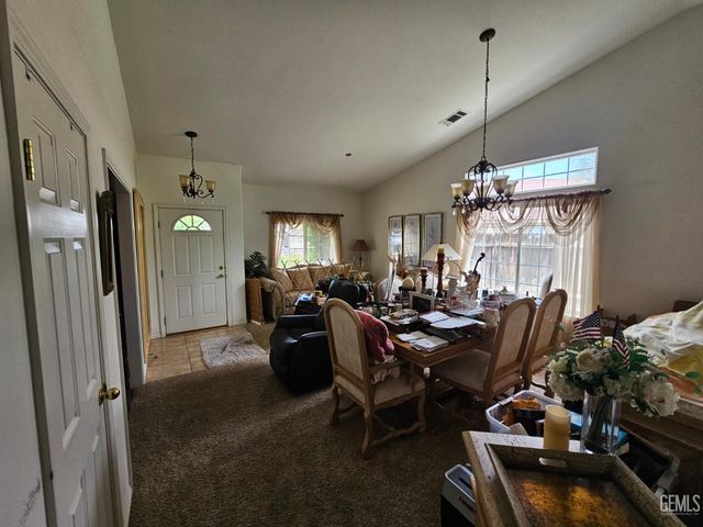 4102 Sierra Redwood Drive, Bakersfield, CA 93313