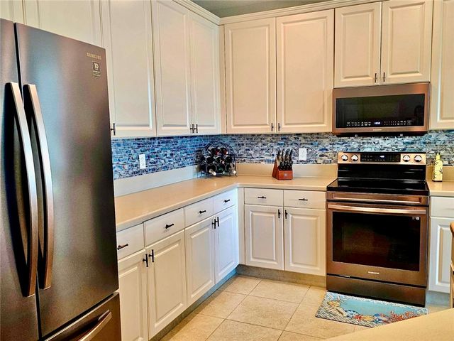 1902 Grey Falcon Circle SW, Vero Beach, FL 32962