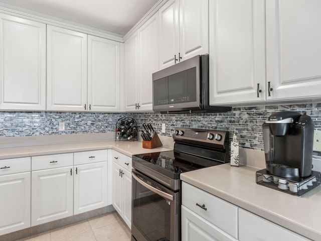 1902 Grey Falcon Circle SW, Vero Beach, FL 32962