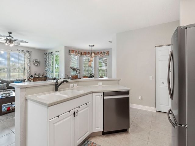 1902 Grey Falcon Circle SW, Vero Beach, FL 32962