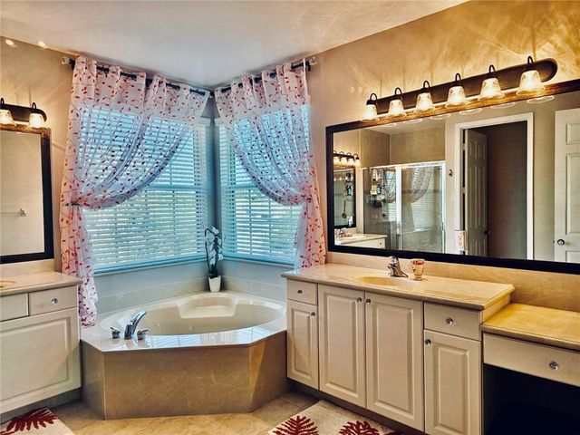 1902 Grey Falcon Circle SW, Vero Beach, FL 32962