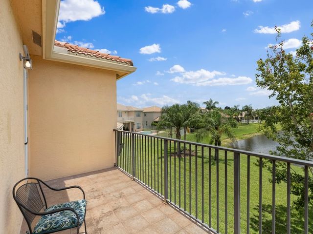 1902 Grey Falcon Circle SW, Vero Beach, FL 32962