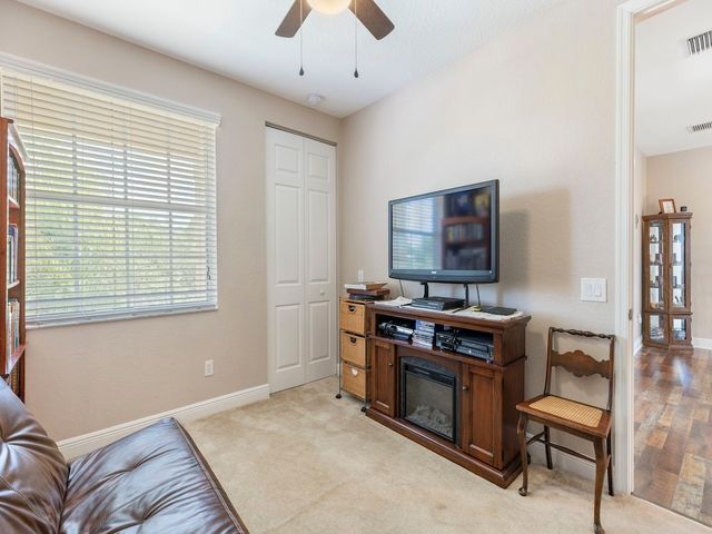 1902 Grey Falcon Circle SW, Vero Beach, FL 32962