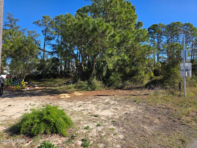 5700 Pinetree Avenue, Panama City, FL 32408