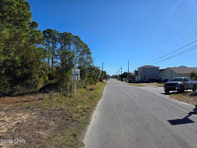 5700 Pinetree Avenue, Panama City, FL 32408