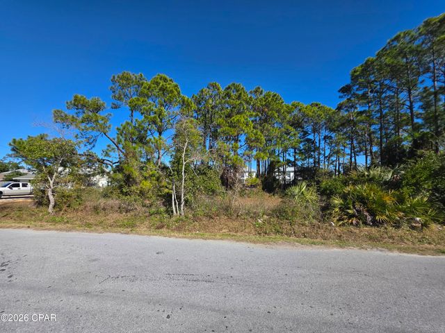 5700 Pinetree Avenue, Panama City, FL 32408