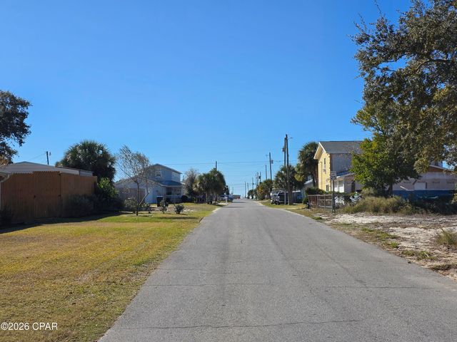 5700 Pinetree Avenue, Panama City, FL 32408