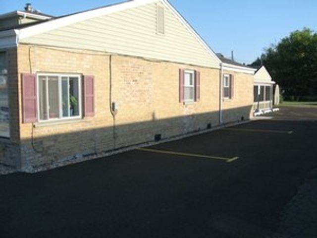 138 W Irving Park Road 1, Wood Dale, IL 60191