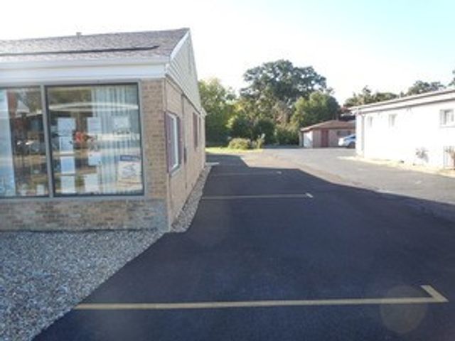 138 W Irving Park Road 1, Wood Dale, IL 60191