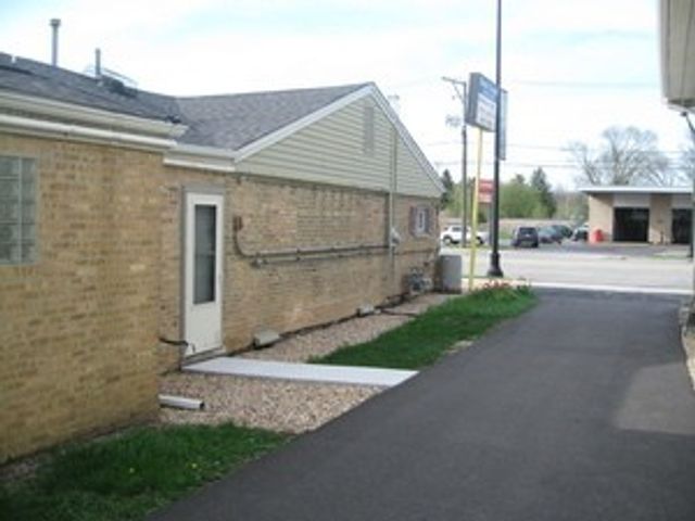 138 W Irving Park Road 1, Wood Dale, IL 60191