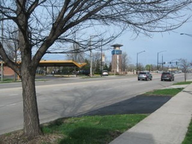 138 W Irving Park Road 1, Wood Dale, IL 60191