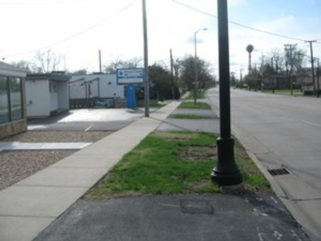 138 W Irving Park Road 1, Wood Dale, IL 60191