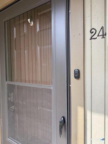 24 Fox Run, Woodbury, CT 06798