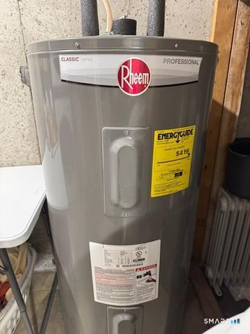 24 Fox Run, Woodbury, CT 06798