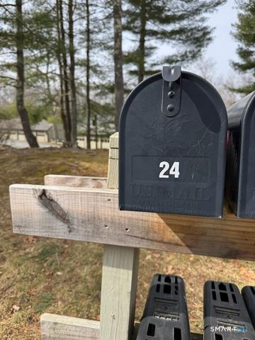 24 Fox Run, Woodbury, CT 06798