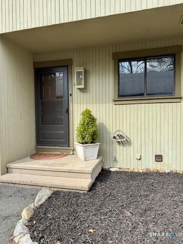 24 Fox Run, Woodbury, CT 06798