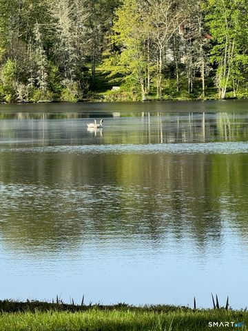 24 Fox Run, Woodbury, CT 06798