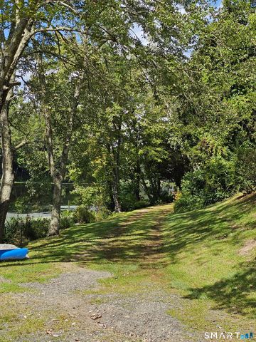 24 Fox Run, Woodbury, CT 06798