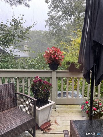 24 Fox Run, Woodbury, CT 06798