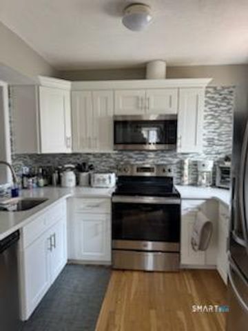 24 Fox Run, Woodbury, CT 06798