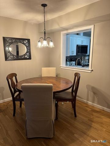 24 Fox Run, Woodbury, CT 06798