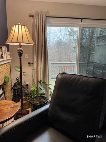 24 Fox Run, Woodbury, CT 06798