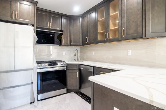 924 129th Street, College Point, NY 11356