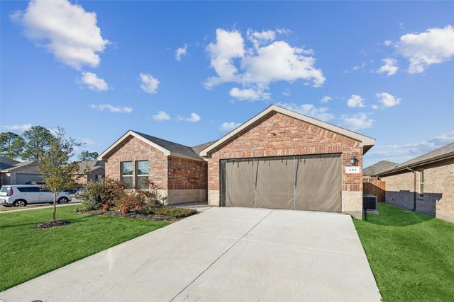 424 Amory Street, Azle, TX 76020