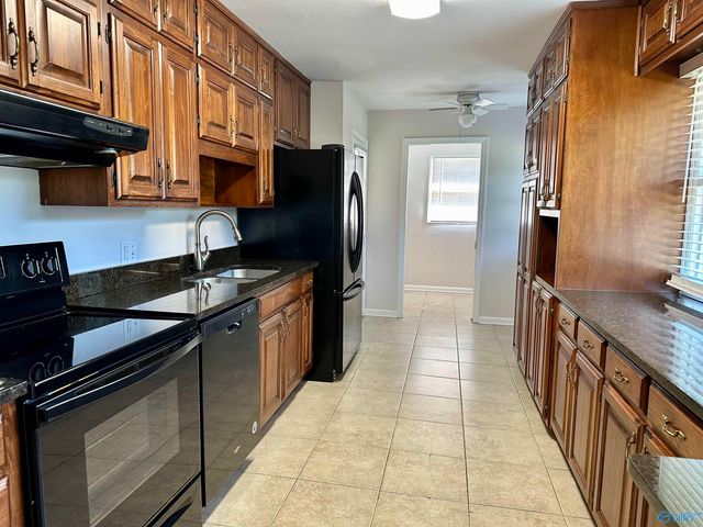 213 Wingate Avenue SW, Huntsville, AL 35801