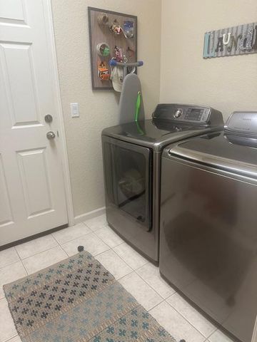 10223 Paulsell Dr, Stockton, CA 95209