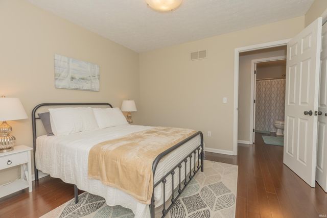 11000 Kramers Drive, Evansville, IN 47712