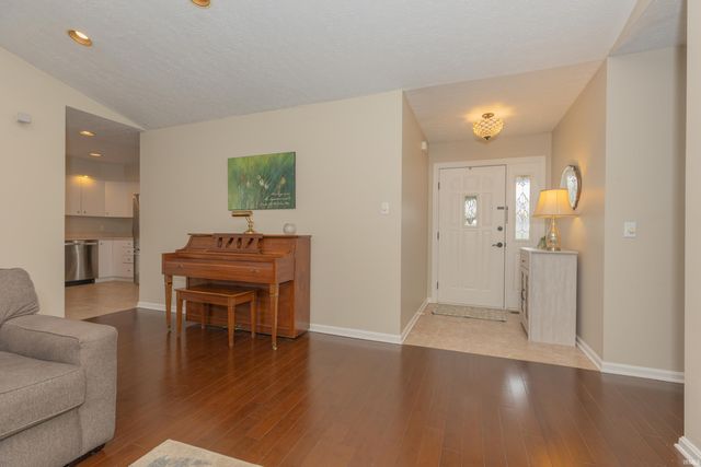 11000 Kramers Drive, Evansville, IN 47712