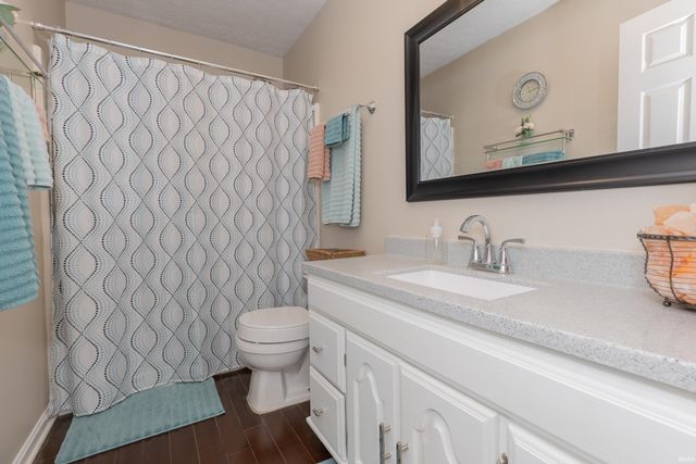 11000 Kramers Drive, Evansville, IN 47712