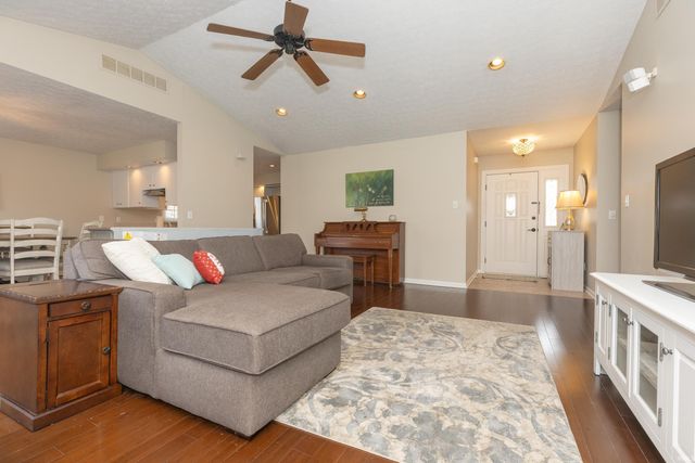 11000 Kramers Drive, Evansville, IN 47712