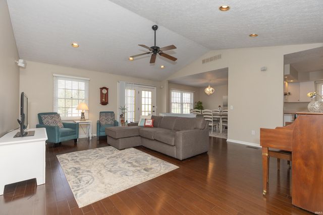 11000 Kramers Drive, Evansville, IN 47712