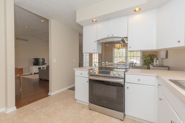 11000 Kramers Drive, Evansville, IN 47712