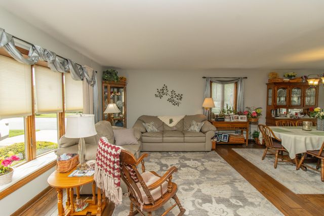 9838 Redbud Road, Munster, IN 46321