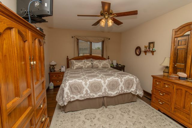 9838 Redbud Road, Munster, IN 46321