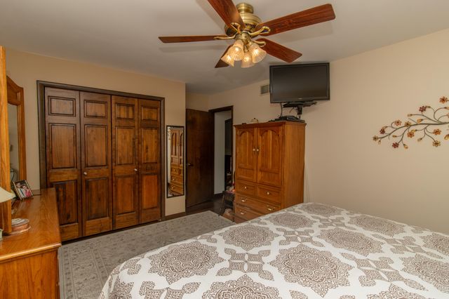 9838 Redbud Road, Munster, IN 46321