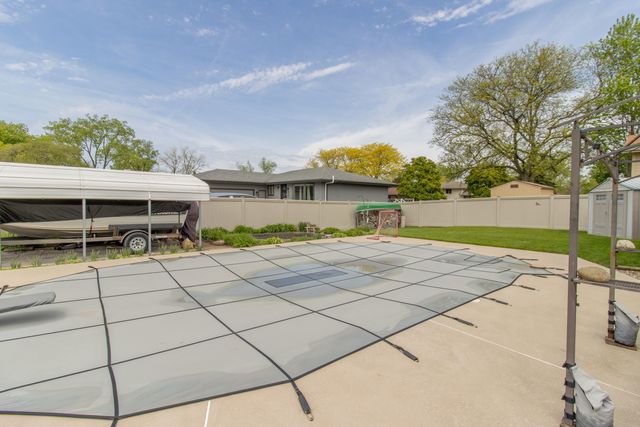 9838 Redbud Road, Munster, IN 46321