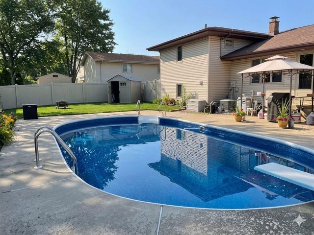 9838 Redbud Road, Munster, IN 46321