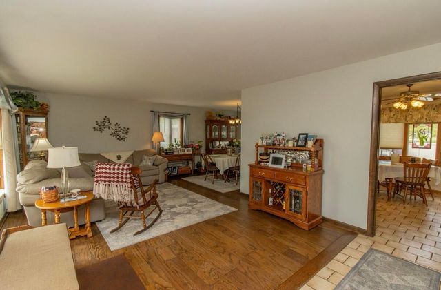 9838 Redbud Road, Munster, IN 46321